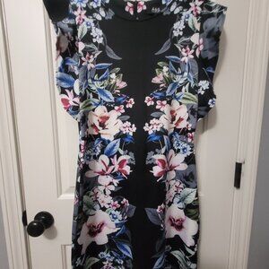Pretty Floral Womens Dress Size 12 new with tags